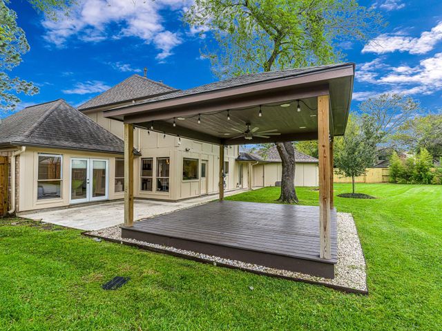 12422 Piping Rock Drive, Houston, TX 77077