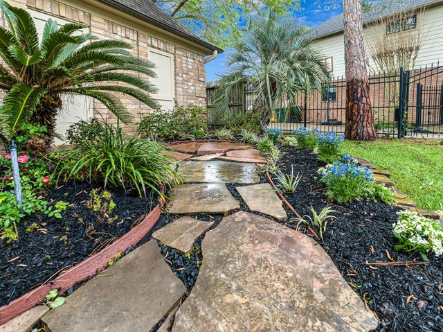 12422 Piping Rock Drive, Houston, TX 77077