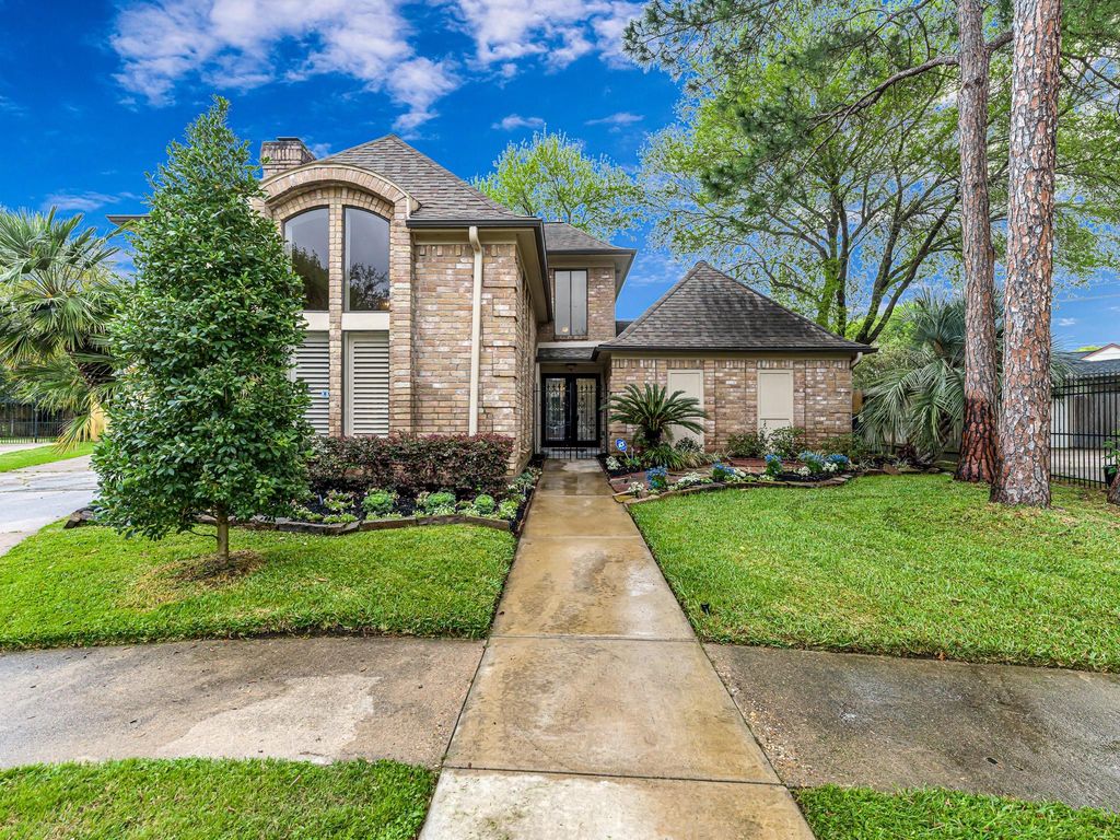 12422 Piping Rock Drive, Houston, TX 77077