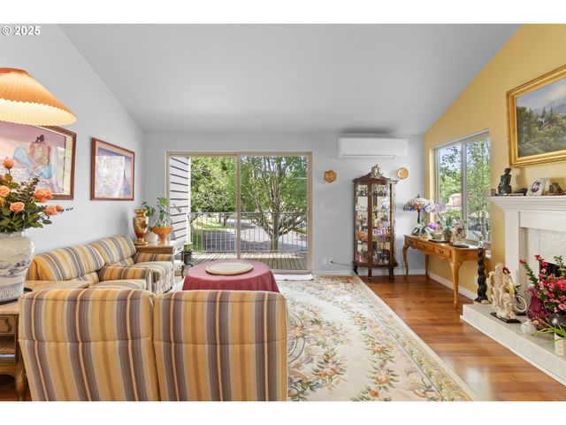 10137 Sw TRAPPER Ter, Beaverton, OR 97008