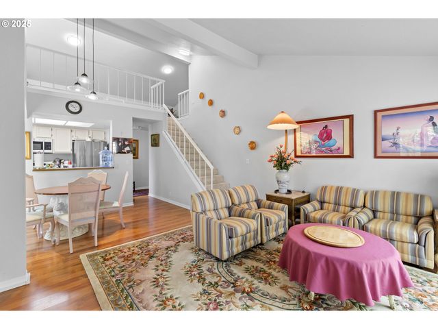 10137 Sw TRAPPER Ter, Beaverton, OR 97008