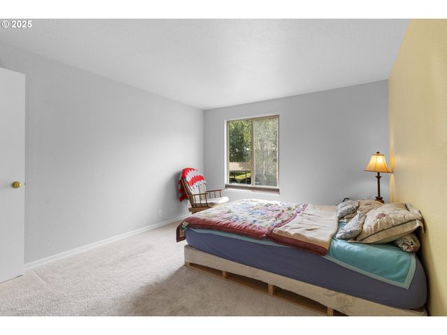 10137 Sw TRAPPER Ter, Beaverton, OR 97008