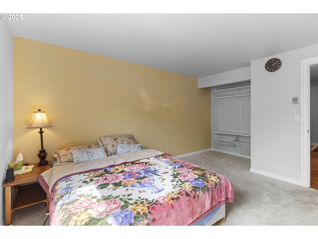 10137 Sw TRAPPER Ter, Beaverton, OR 97008