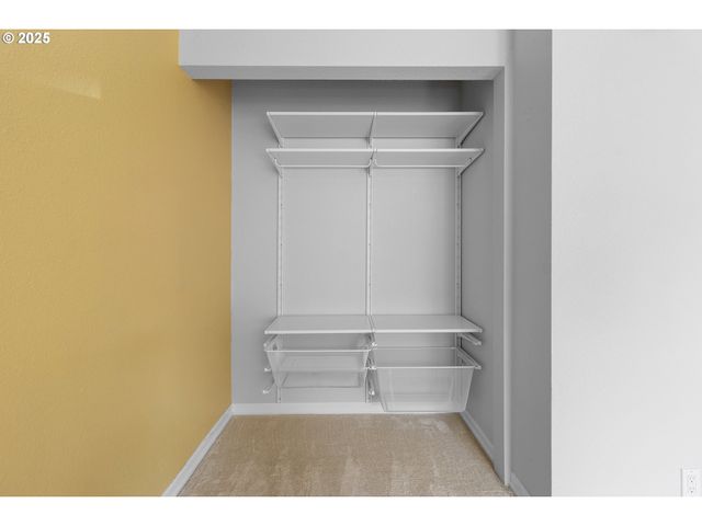 10137 Sw TRAPPER Ter, Beaverton, OR 97008