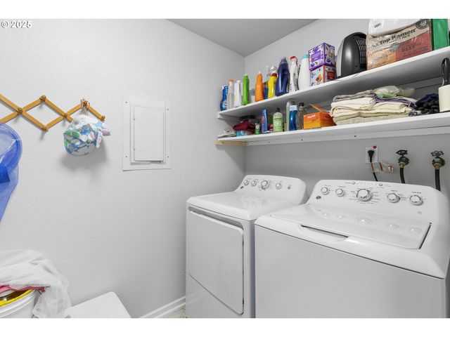 10137 Sw TRAPPER Ter, Beaverton, OR 97008