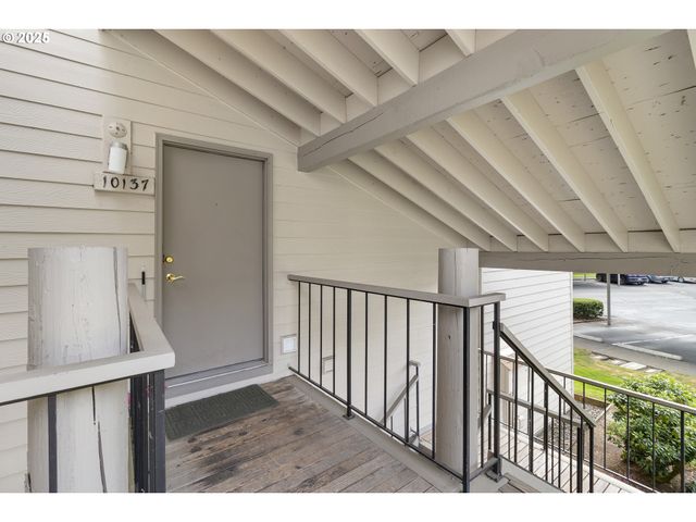 10137 Sw TRAPPER Ter, Beaverton, OR 97008