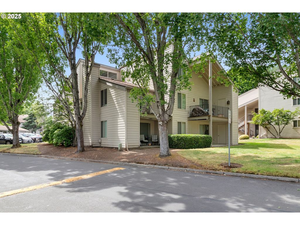 10137 Sw TRAPPER Ter, Beaverton, OR 97008