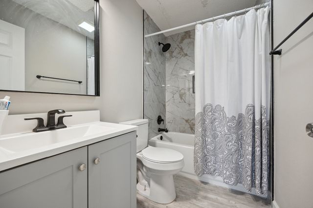 1706 Delaford Circle, Carrollton, TX 75007