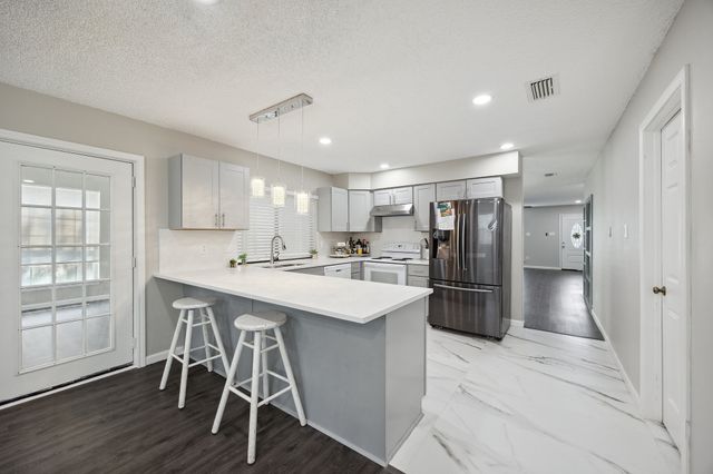 1706 Delaford Circle, Carrollton, TX 75007