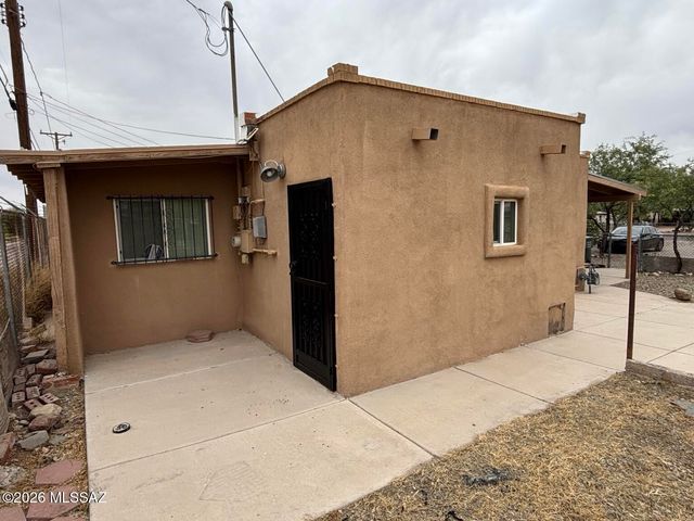 202 E Fairground Drive, Tucson, AZ 85714