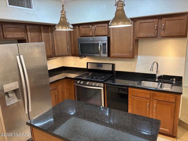 202 E Fairground Drive, Tucson, AZ 85714