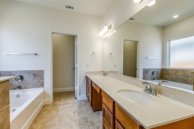 3917 Belleview Place, Crandall, TX 75114