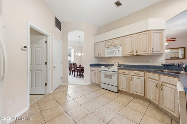 5735 PIPER GLEN Boulevard, Jacksonville, FL 32222