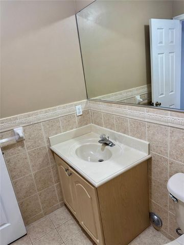 3891 SW 146 ct 14, Miami, FL 33185