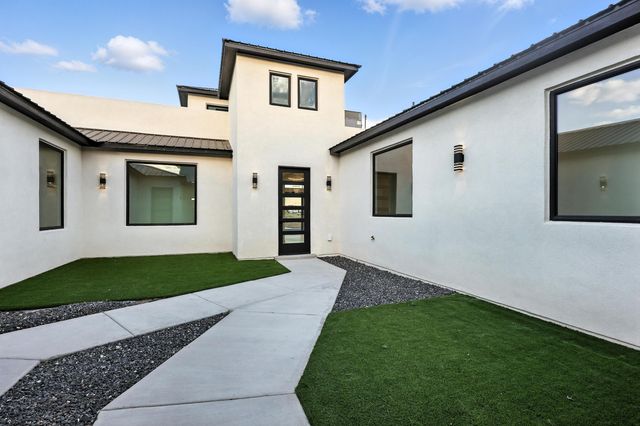 2016 Contreras Road NE, Rio Rancho, NM 87144