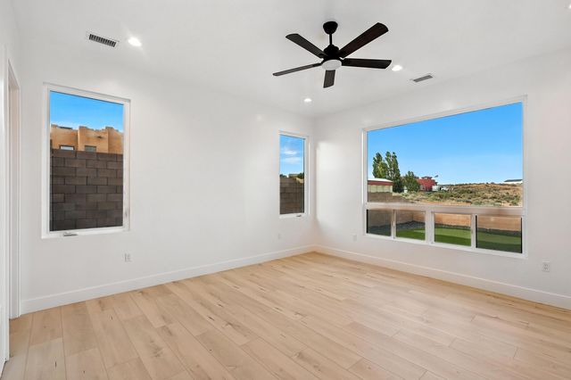 2016 Contreras Road NE, Rio Rancho, NM 87144