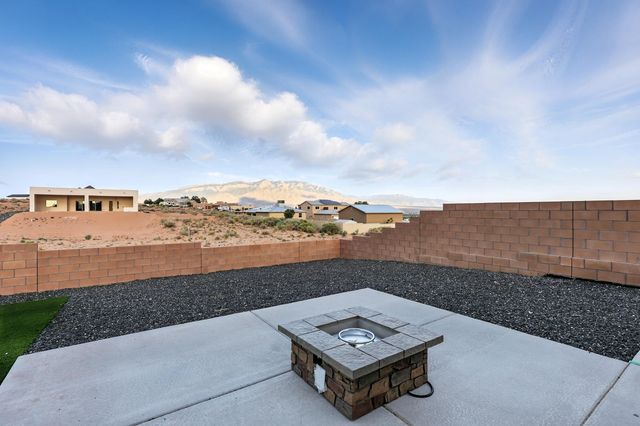 2016 Contreras Road NE, Rio Rancho, NM 87144