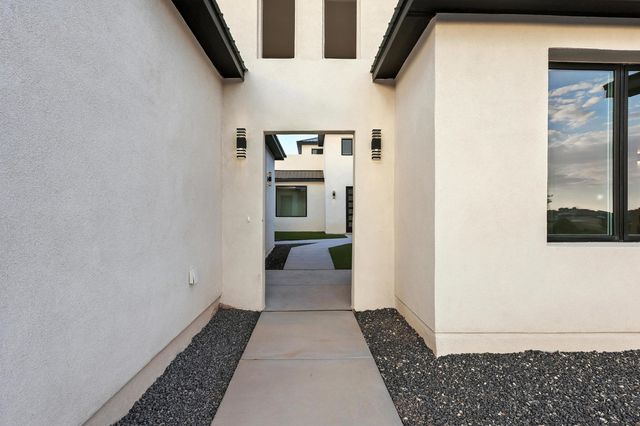 2016 Contreras Road NE, Rio Rancho, NM 87144