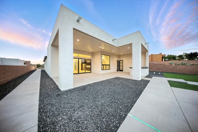 2016 Contreras Road NE, Rio Rancho, NM 87144