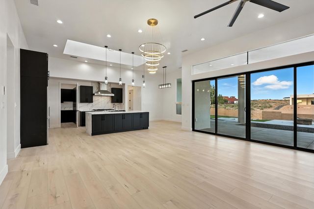 2016 Contreras Road NE, Rio Rancho, NM 87144