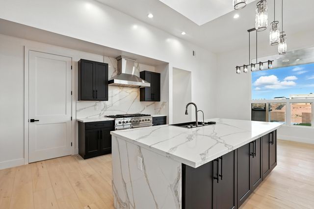 2016 Contreras Road NE, Rio Rancho, NM 87144