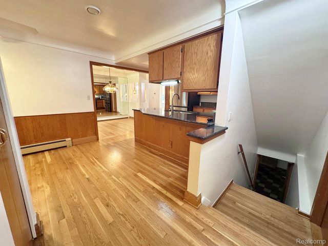 17 Avonwood Boulevard, Rochester Hills, MI 48309