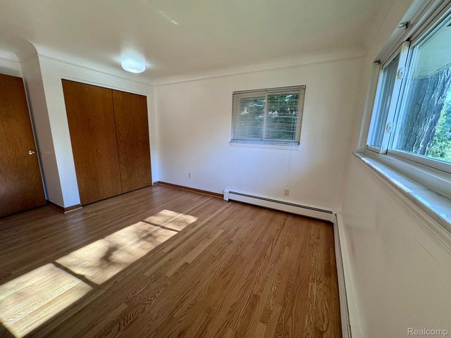 17 Avonwood Boulevard, Rochester Hills, MI 48309