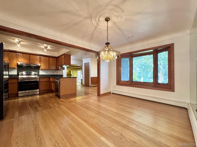 17 Avonwood Boulevard, Rochester Hills, MI 48309