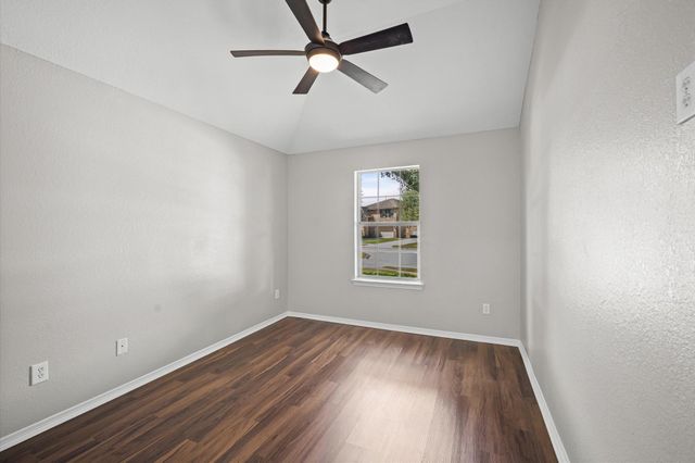 444 De Coster Boulevard, Alvin, TX 77511