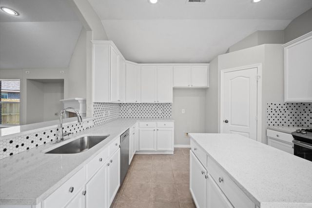 444 De Coster Boulevard, Alvin, TX 77511