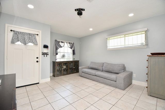 9458 Neuens Road 9458, Houston, TX 77080