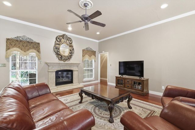 3600 Chateaux Lane, Hurst, TX 76054