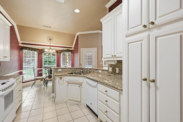 3600 Chateaux Lane, Hurst, TX 76054