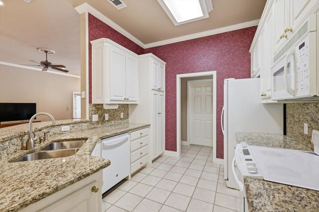 3600 Chateaux Lane, Hurst, TX 76054