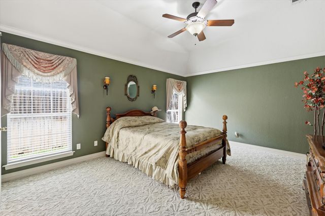 3600 Chateaux Lane, Hurst, TX 76054