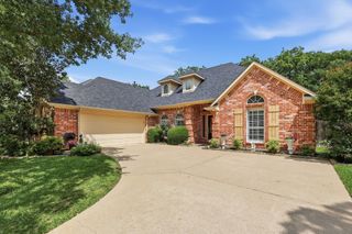 3600 Chateaux Lane, Hurst, TX 76054
