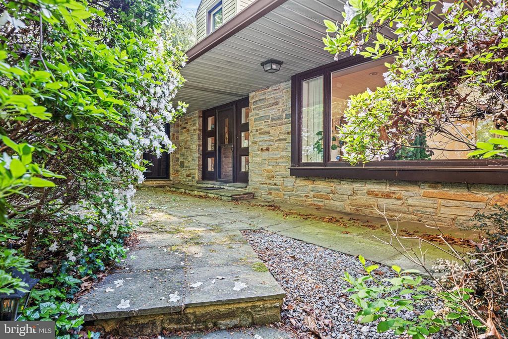 Image 1 of property listing at 717 HILLEN RD, Baltimore, MD 21286