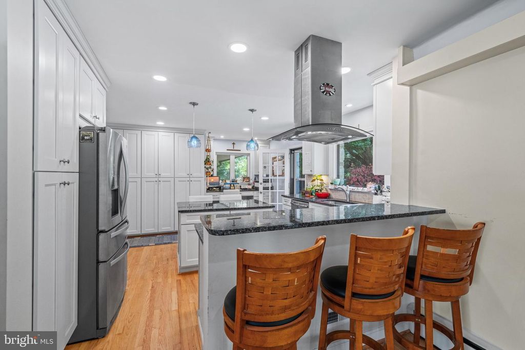 Image 10 of property listing at 717 HILLEN RD, Baltimore, MD 21286
