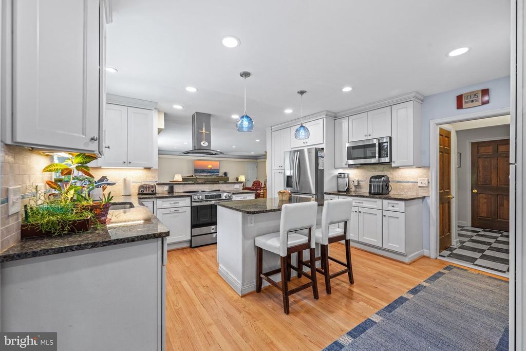 Image 12 of property listing at 717 HILLEN RD, Baltimore, MD 21286