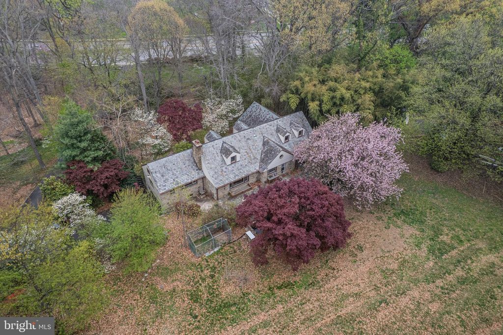 Image 2 of property listing at 717 HILLEN RD, Baltimore, MD 21286
