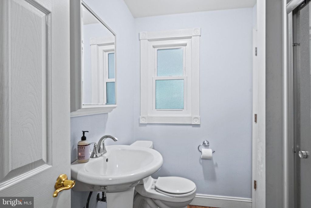 Image 31 of property listing at 717 HILLEN RD, Baltimore, MD 21286