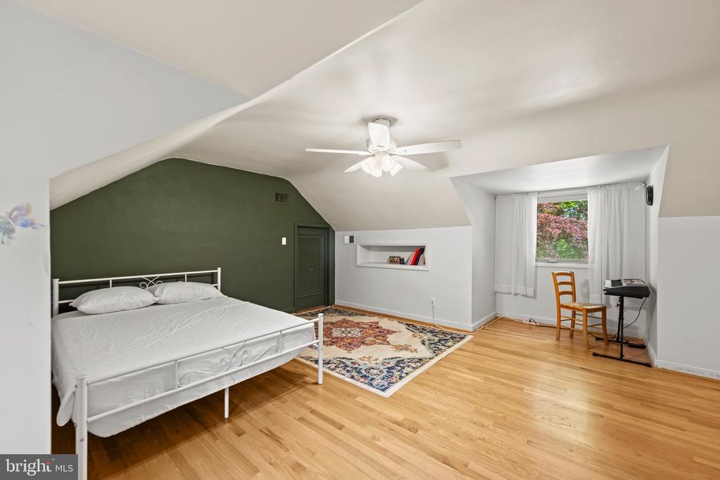 Image 35 of property listing at 717 HILLEN RD, Baltimore, MD 21286