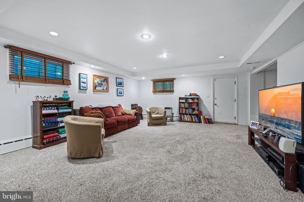 Image 41 of property listing at 717 HILLEN RD, Baltimore, MD 21286