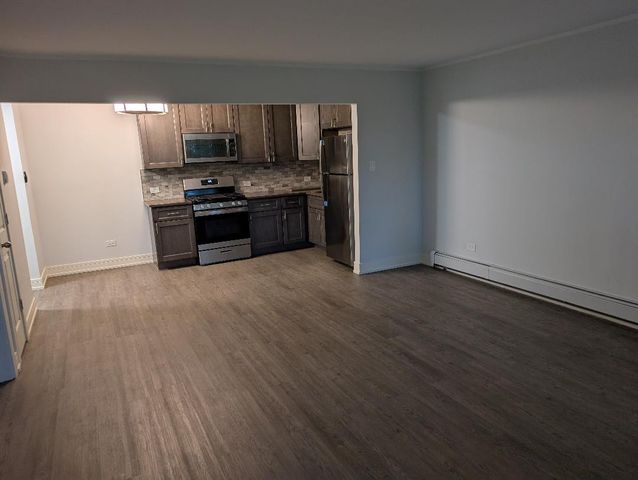 7840 W 103 Street 8, Palos Hills, IL 60465