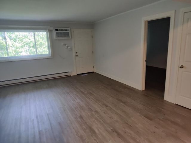 7840 W 103 Street 8, Palos Hills, IL 60465