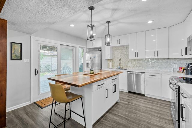 446 Fantasy Lane, Montgomery, TX 77356