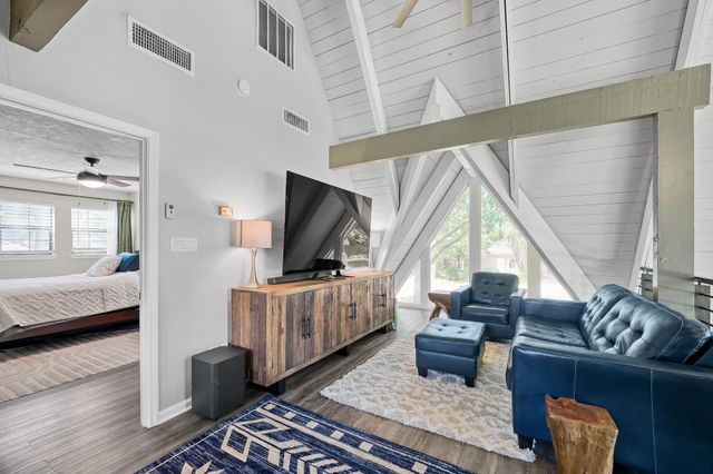 446 Fantasy Lane, Montgomery, TX 77356