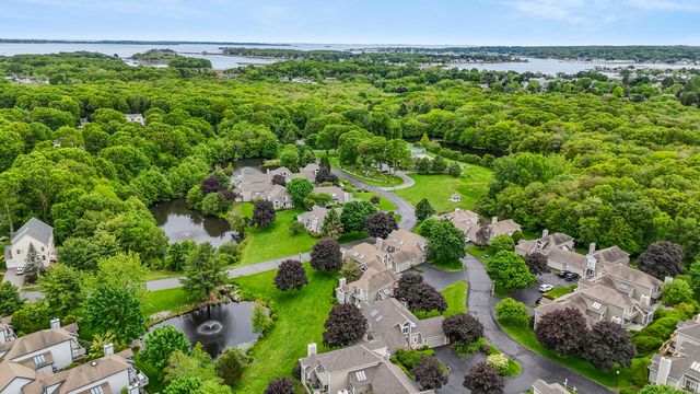 6 Pondside Court 6, Stonington, CT 06355
