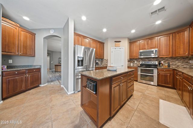 223 S 172ND Drive, Goodyear, AZ 85338