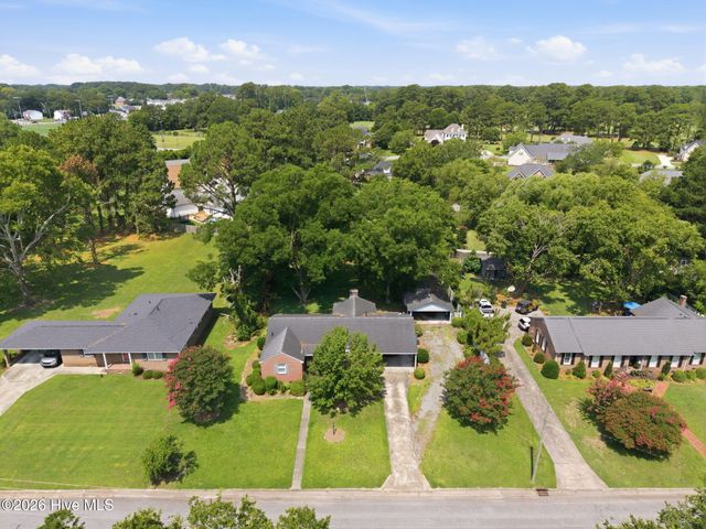 3284 N Walnut Street, Farmville, NC 27828